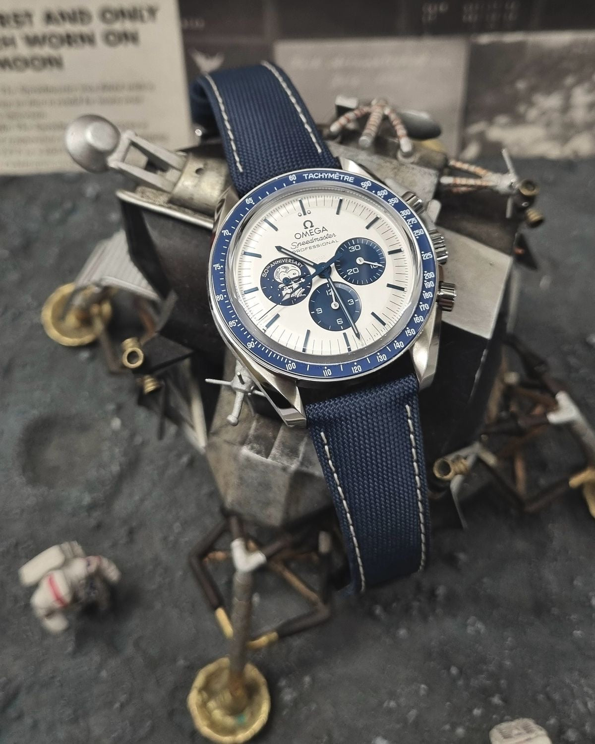 Ômega Speedmaster Silver Snoopy Anniversary Series ( Super clone )