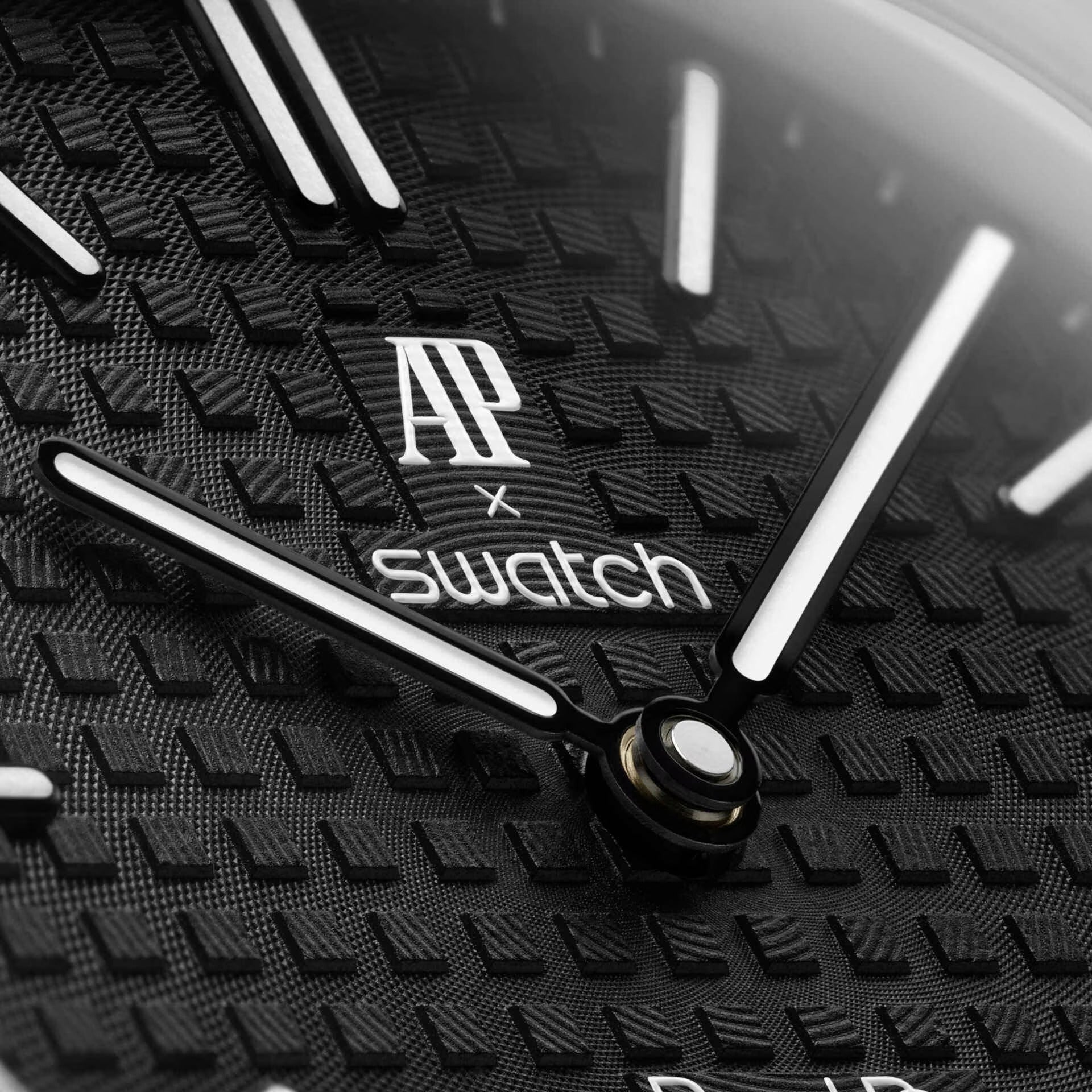 SWATCH Royal Pop OCHO NEGRO